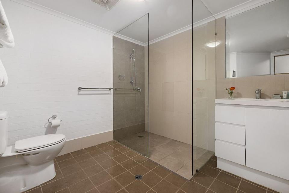 Oxley Court Serviced Apartments Canberra Exteriör bild