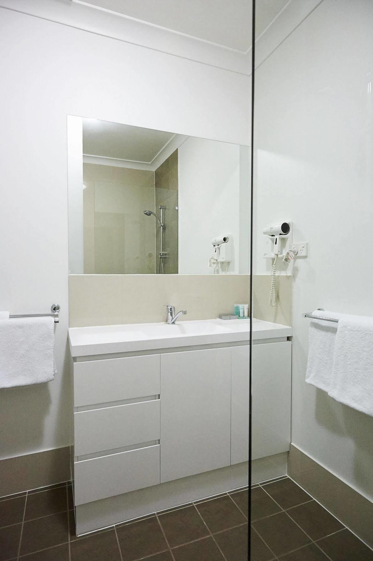 Oxley Court Serviced Apartments Canberra Exteriör bild